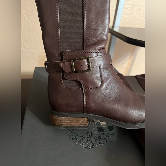Vince Camuto Pipper boots size 7M. - Picture 7 of 15